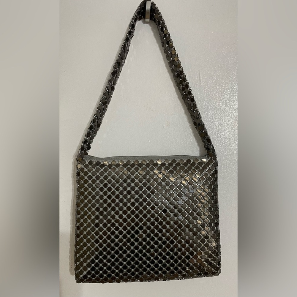 ⬇️Price Drop⬇️ Vintage Silver Metallic Mesh handbag *See description*